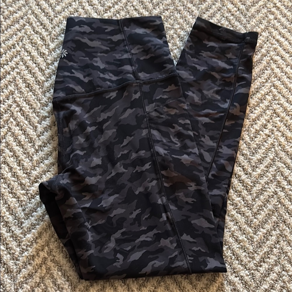 Athleta Salutation Stash Leggings with pockets